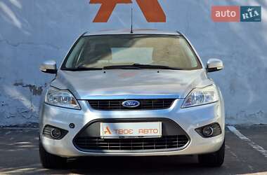 Хэтчбек Ford Focus 2010 в 
