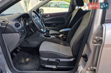Хэтчбек Ford Focus 2010 в 