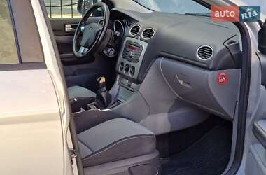 Хэтчбек Ford Focus 2010 в 