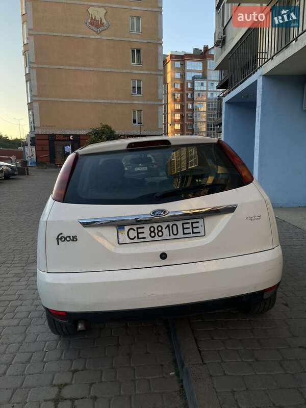 Хэтчбек Ford Focus 2000 в Черновцах