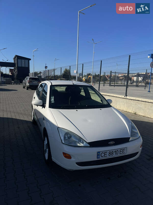Хэтчбек Ford Focus 2000 в Черновцах