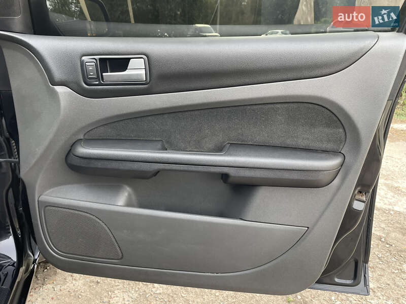 Седан Ford Focus 2006 в Сумах