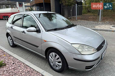 Хэтчбек Ford Focus 2003 в 