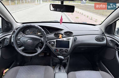 Хэтчбек Ford Focus 2003 в 