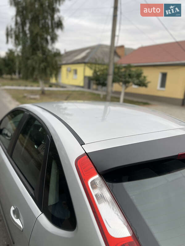 Хетчбек Ford Focus 2006 в Лубнах