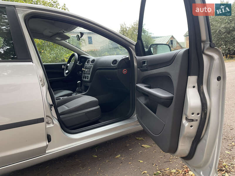 Хетчбек Ford Focus 2006 в Лубнах