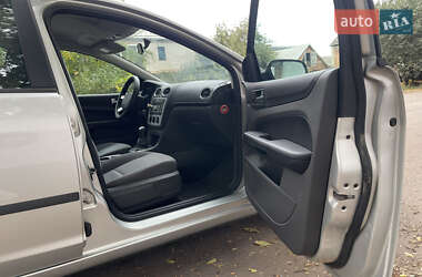 Хэтчбек Ford Focus 2006 в 