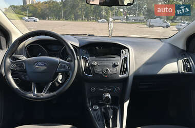 Седан Ford Focus 2016 в 