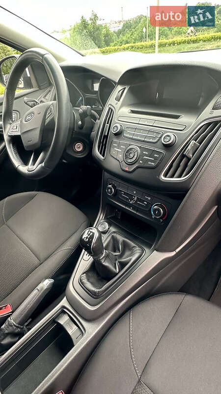 Седан Ford Focus 2017 в Киеве фото 14 Седан Ford Focus 2017 в Киеве