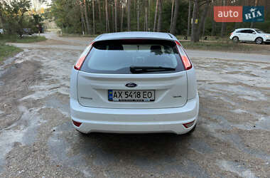 Хэтчбек Ford Focus 2011 в 