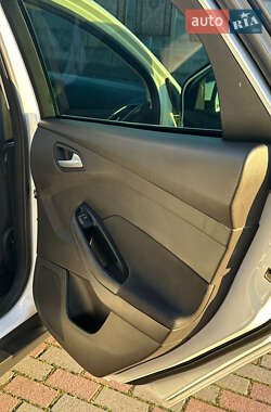 Хэтчбек Ford Focus 2013 в 