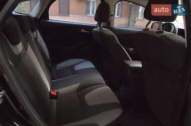 Хэтчбек Ford Focus 2013 в 