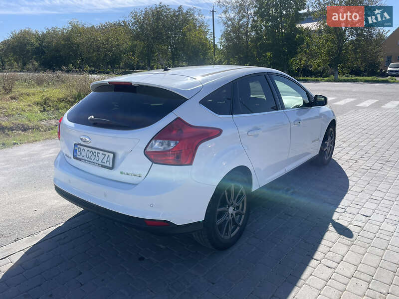 Хэтчбек Ford Focus 2013 в Каменец-Подольском