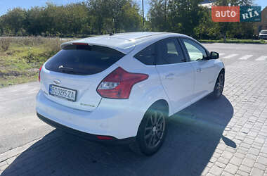 Хэтчбек Ford Focus 2013 в 