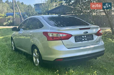 Седан Ford Focus 2014 в  фото 3 Седан Ford Focus 2014 в