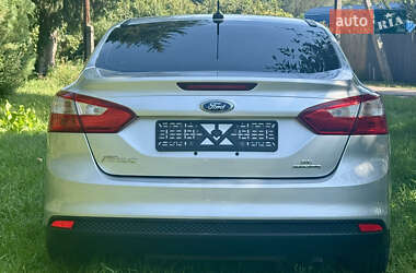 Седан Ford Focus 2014 в  фото 4 Седан Ford Focus 2014 в
