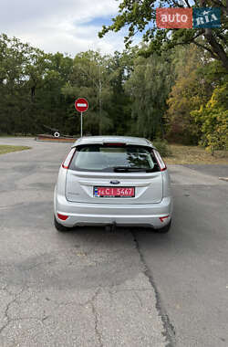 Хэтчбек Ford Focus 2010 в 