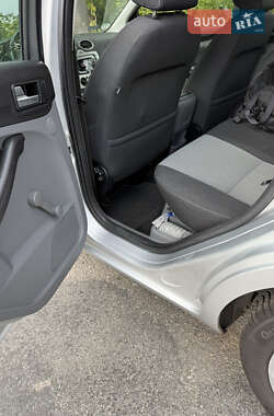 Хэтчбек Ford Focus 2010 в 