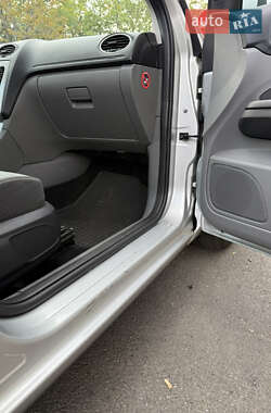 Хэтчбек Ford Focus 2010 в 