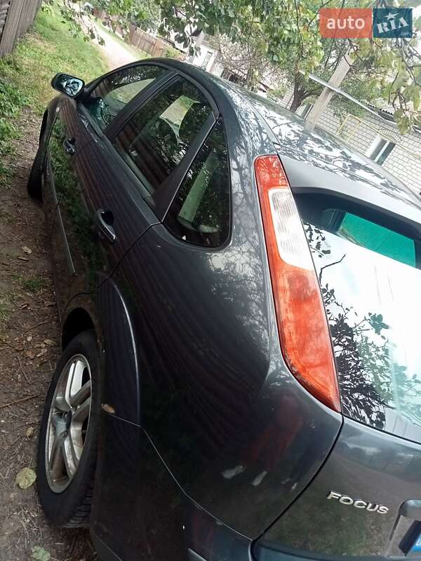 Хэтчбек Ford Focus 2007 в Коростене