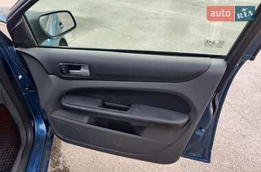 Хэтчбек Ford Focus 2007 в 