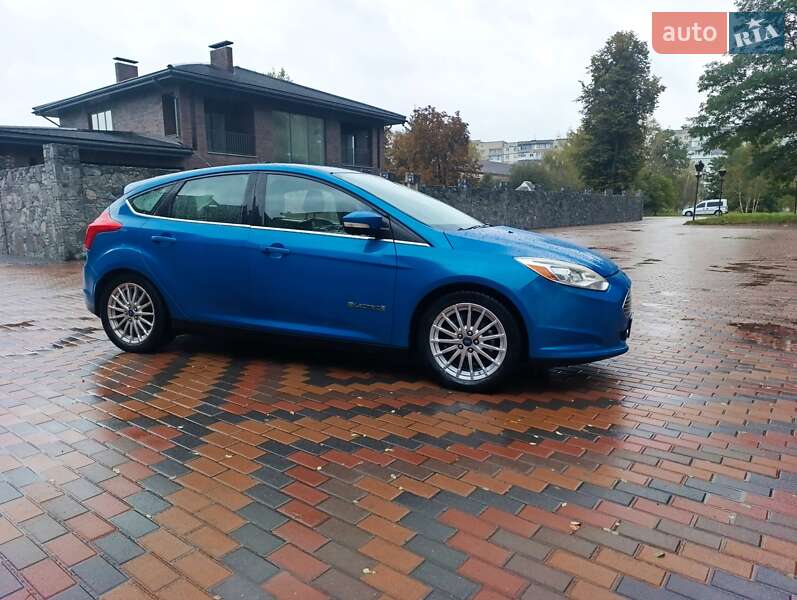 Хэтчбек Ford Focus 2012 в Звягеле