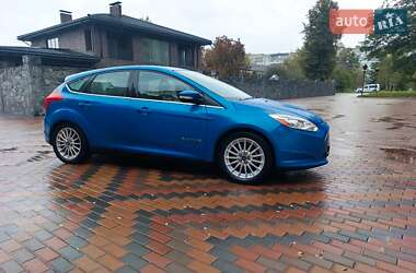 Хетчбек Ford Focus 2012 в 