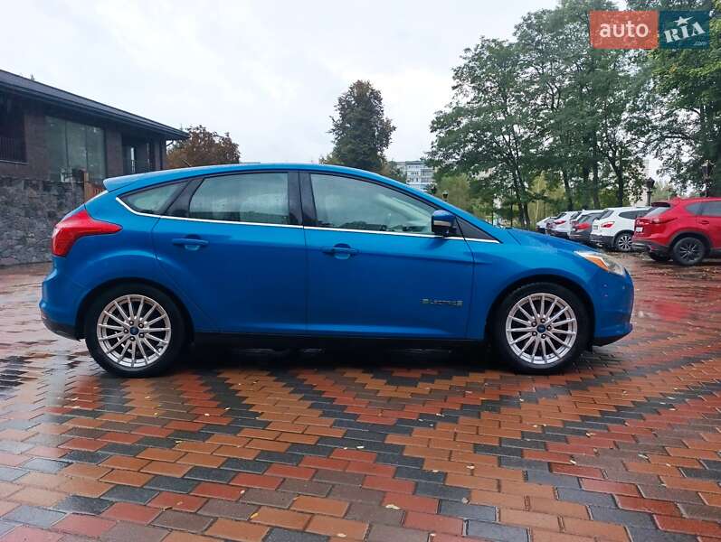 Хэтчбек Ford Focus 2012 в Звягеле