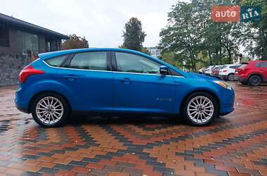 Хетчбек Ford Focus 2012 в 