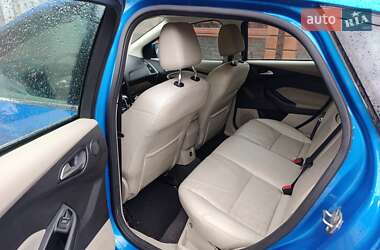 Хетчбек Ford Focus 2012 в 