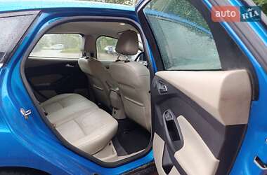 Хетчбек Ford Focus 2012 в 