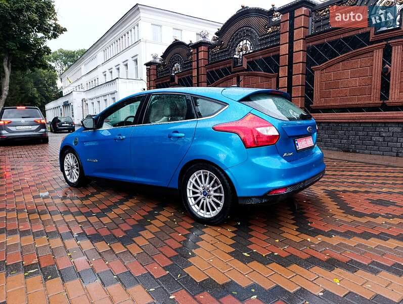 Хэтчбек Ford Focus 2012 в Звягеле