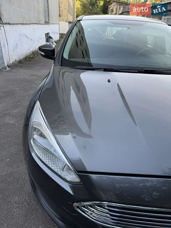Хэтчбек Ford Focus 2015 в Львове