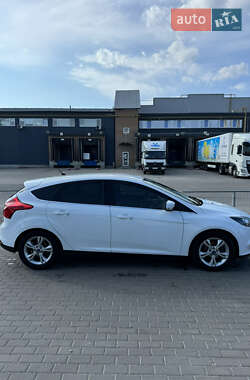 Хэтчбек Ford Focus 2013 в 