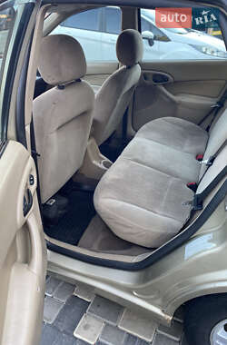 Седан Ford Focus 2001 в 