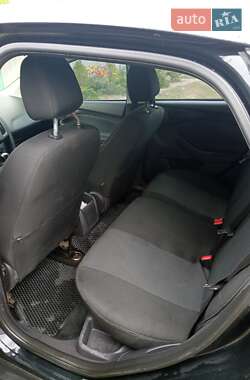 Хетчбек Ford Focus 2012 в 