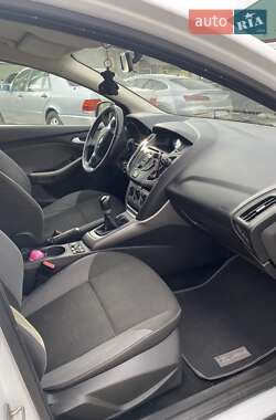 Хэтчбек Ford Focus 2013 в 