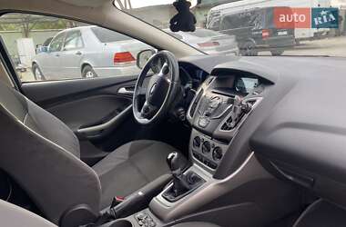 Хэтчбек Ford Focus 2013 в 