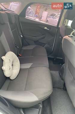 Хэтчбек Ford Focus 2013 в 