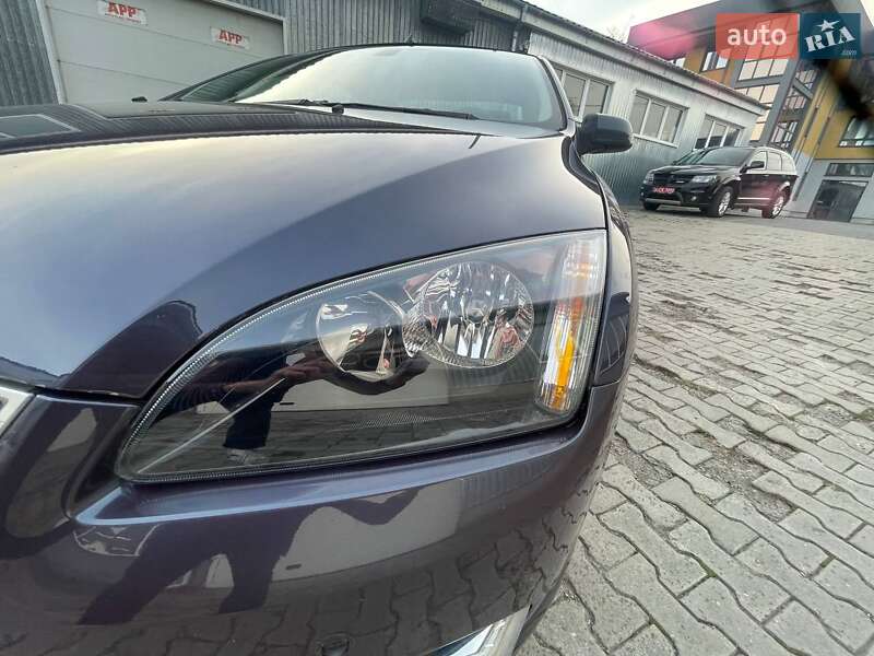 Кабриолет Ford Focus 2008 в Ровно