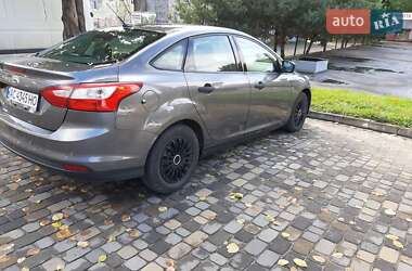 Седан Ford Focus 2011 в 