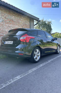 Хэтчбек Ford Focus 2013 в 