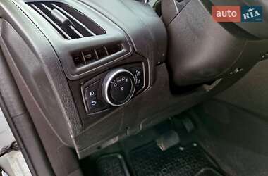 Седан Ford Focus 2015 в 