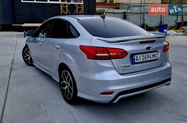 Седан Ford Focus 2015 в 