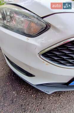 Седан Ford Focus 2015 в 