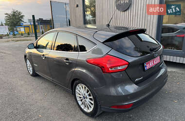 Хэтчбек Ford Focus 2016 в 