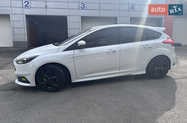 Хетчбек Ford Focus 2016 в 