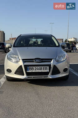 Хэтчбек Ford Focus 2012 в 