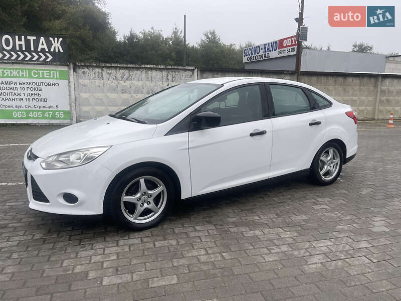 Седан Ford Focus 2013 в Стрию