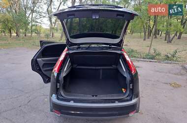 Хэтчбек Ford Focus 2007 в 